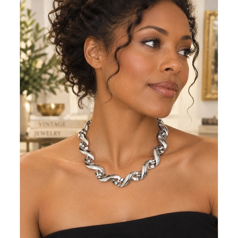 Vintage Trifari PAT PEND Silver Tone Ribbon Link Collar Statement Necklace